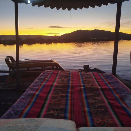 Uros Utasa Lodge Puno Bagian luar foto