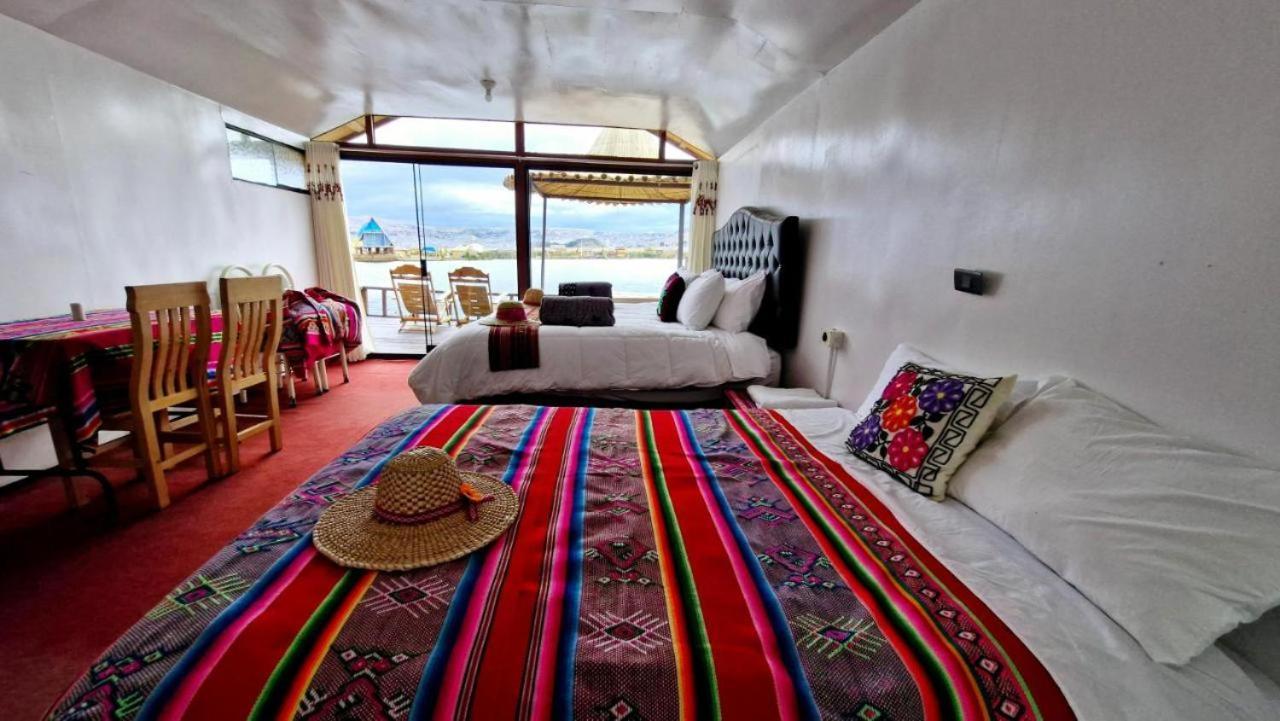 Uros Utasa Lodge Puno Bagian luar foto